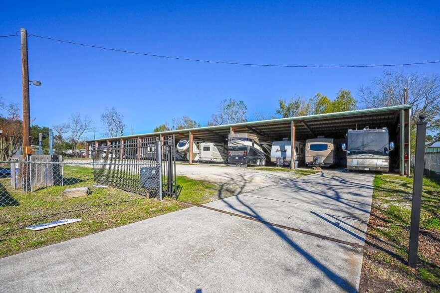 More Photos Of 18910 Carrot St, Spring Trailer Camper Park For Sale
