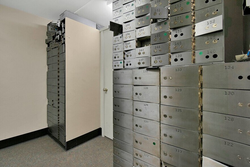 More Photos Of 245 N Seltzer St, Crestline Bank For Sale