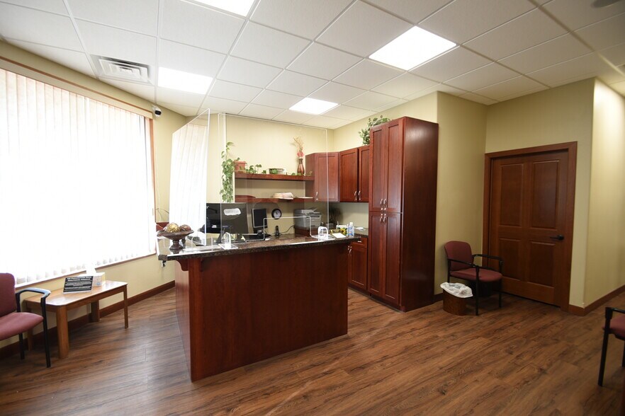 More Photos Of 2800-2820 Broadway, Fargo General Retail For Lease