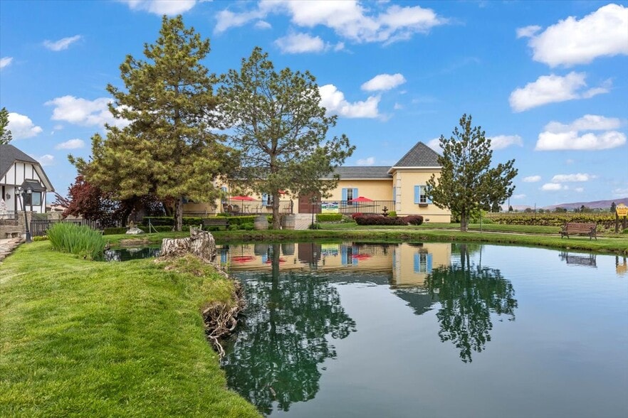 More Photos Of 500 S Bonair Rd, Zillah Winery Vineyard For Sale