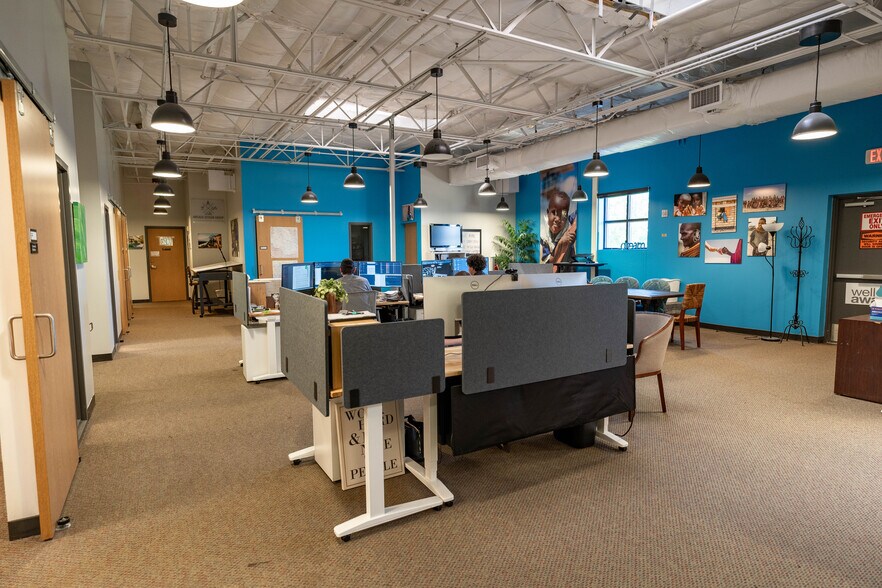 More Photos Of 8201 S Congress Ave, Austin Distribution For Sale