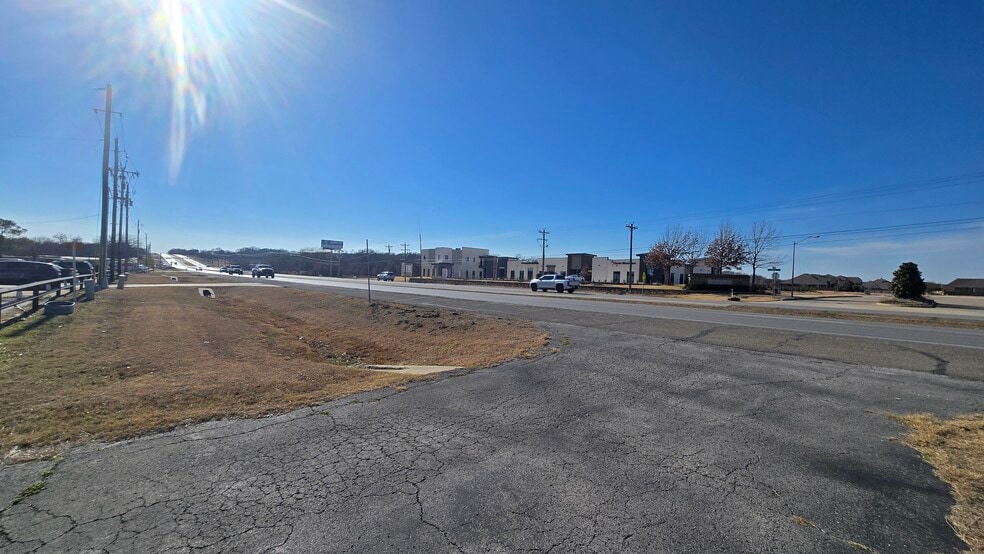 More Photos Of 2817 SW Wilshire Blvd, Burleson Auto Repair For Lease