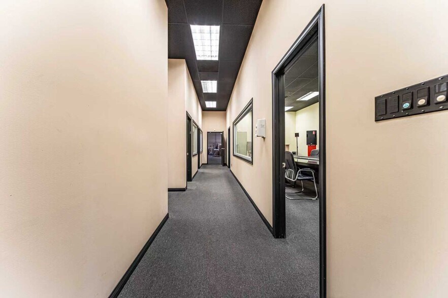 More Photos Of 215 W 134th St, Los Angeles Warehouse For Lease