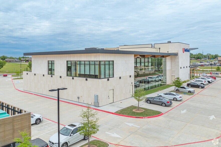 More Photos Of 420 SW 6th St, Moore Office For Lease