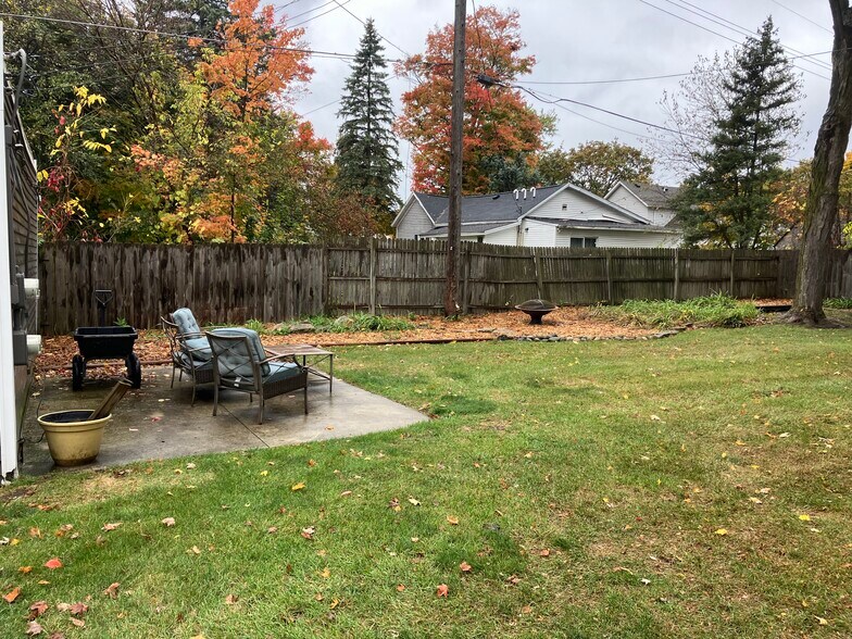 More Photos Of 720 Saint Clair St, Lapeer Apartments For Sale