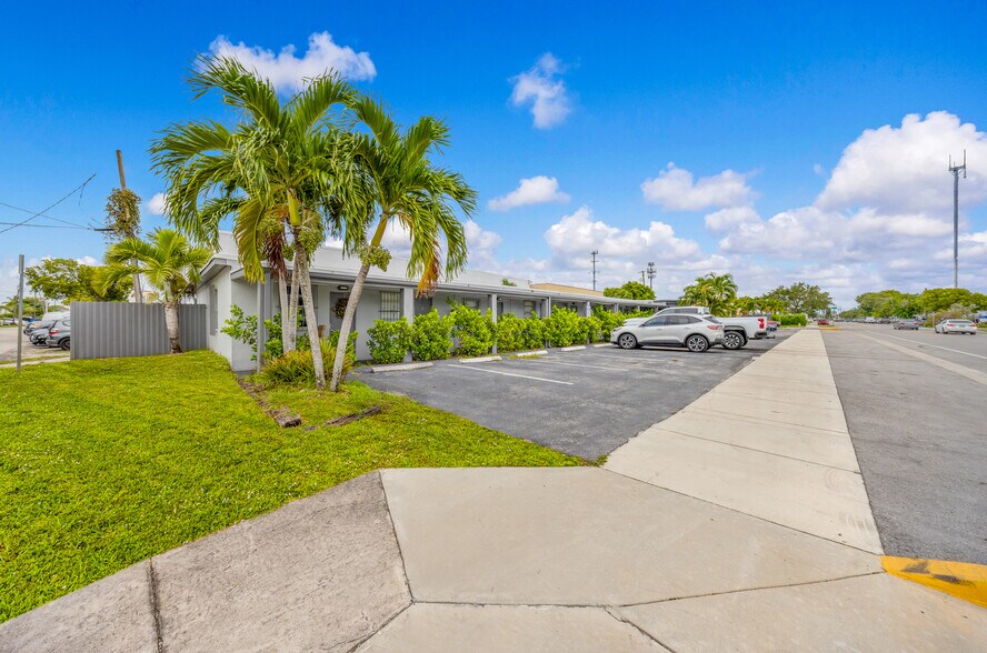 More Photos Of 5807 SW 25th St, West Park Apartments For Sale