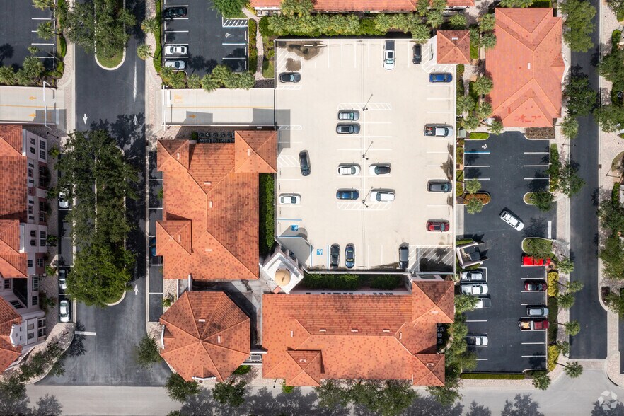 More Photos Of 9015 Strada Stell Ct, Naples Office For Sale