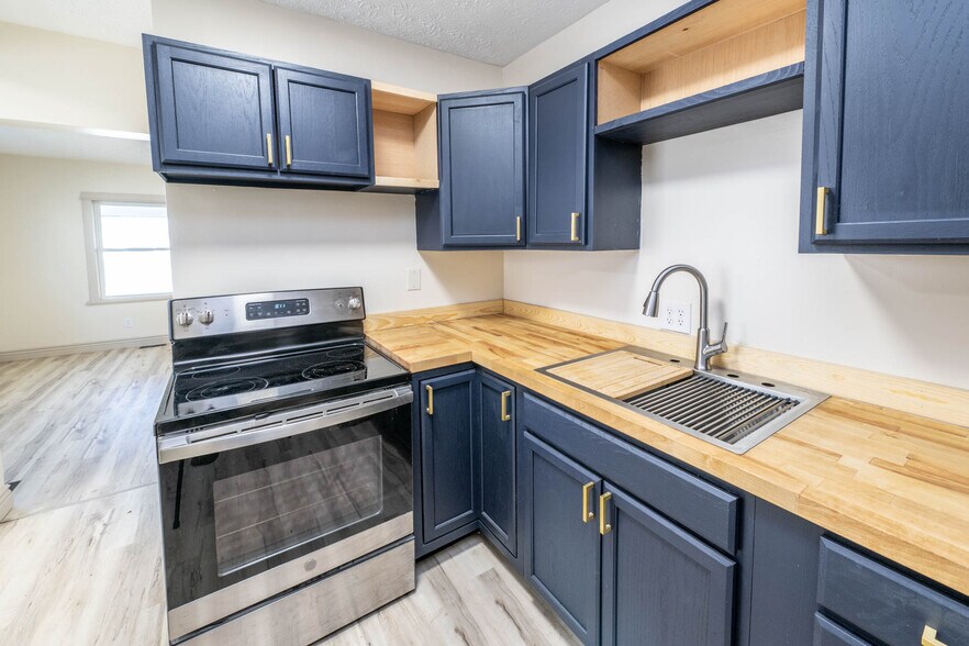 More Photos Of 128 E Bruce Ave, Dayton Multifamily For Sale