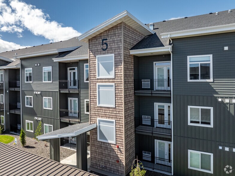 More Photos Of 3040 S South Fork Blvd, Idaho Falls Apartments For Sale