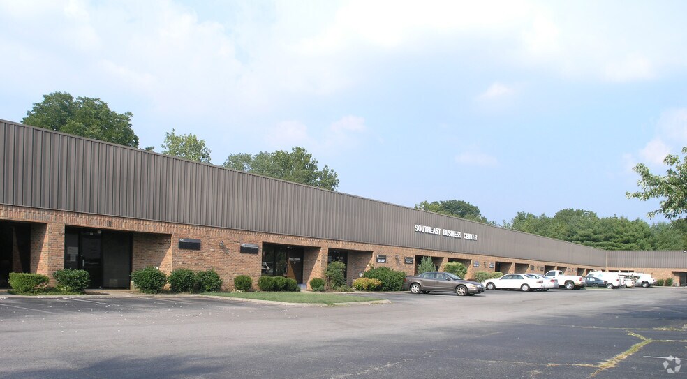 More Photos Of 105 Southeast Pky, Franklin Office For Sale