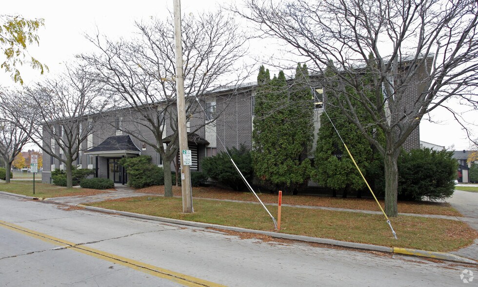 Primary Photo Of 529 S Jefferson, Green Bay Office For Lease