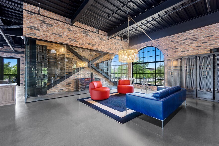 More Photos Of 4900 Arapaho Rd, Addison Office For Sale