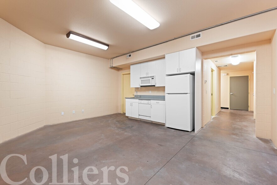 More Photos Of 2313 W Overland Rd, Boise Office For Sale