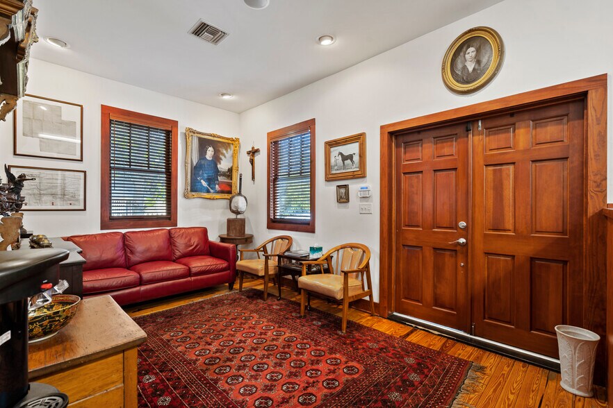 More Photos Of 19 Riberia St, Saint Augustine Office For Sale