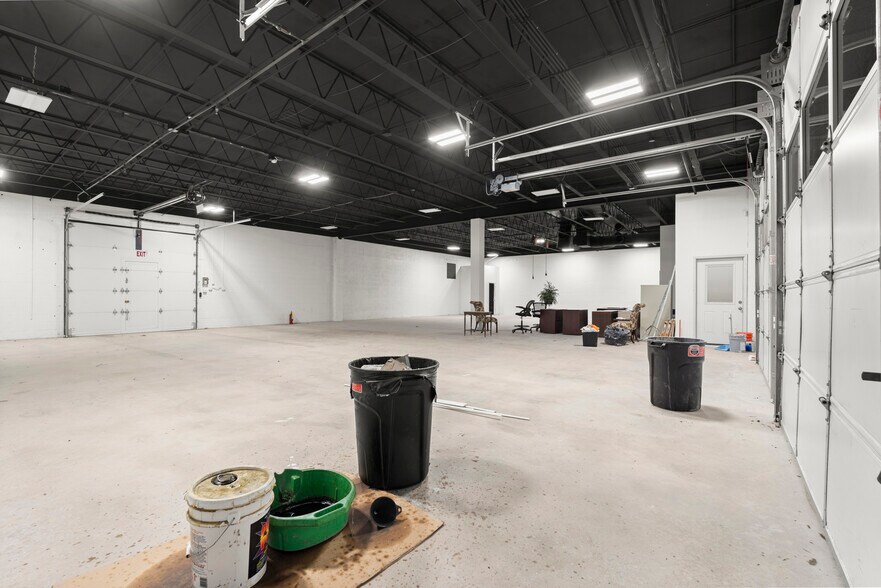 More Photos Of 203 Rio Cir, Decatur Light Distribution For Lease