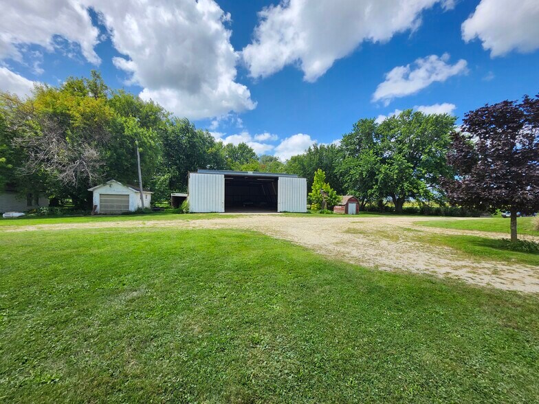 More Photos Of 17069 400th St, Leland Contractor Storage Yard For Sale