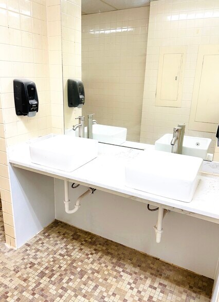 More Photos Of 12401 E 43rd St, Independence Medical For Lease