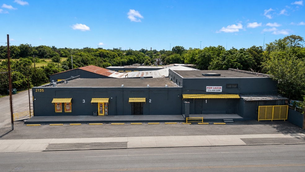 Primary Photo Of 2600 S Flores St, San Antonio Light Manufacturing For Lease