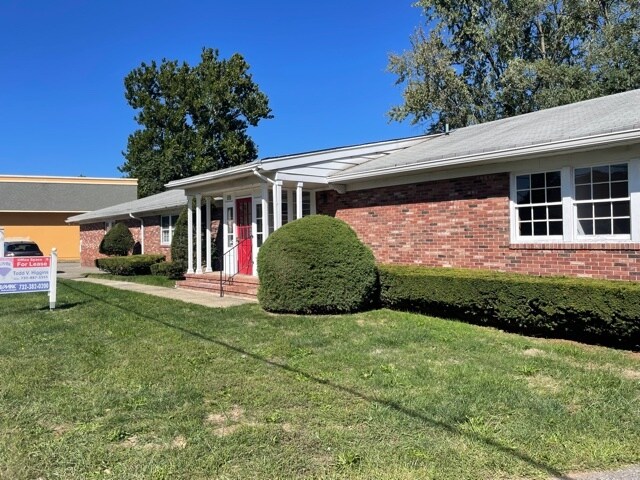 More Photos Of 676 Amboy Ave, Woodbridge Medical For Sale