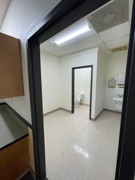 More Photos Of 2812 Williams St, Savannah Medical For Lease