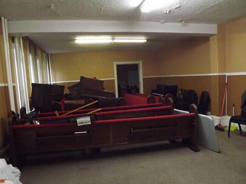 More Photos Of 4647 N Broad St, Philadelphia Religious Facility For Lease