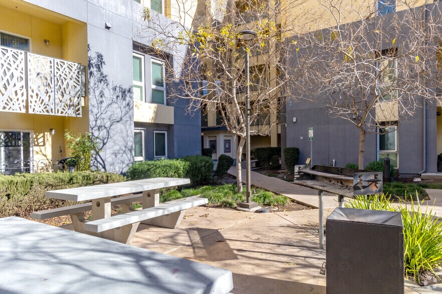 More Photos Of 200 E 10th St, Gilroy Apartments For Lease