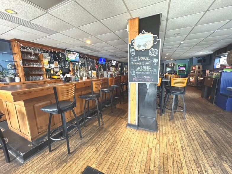 More Photos Of 164 Main St, Portland Restaurant For Sale