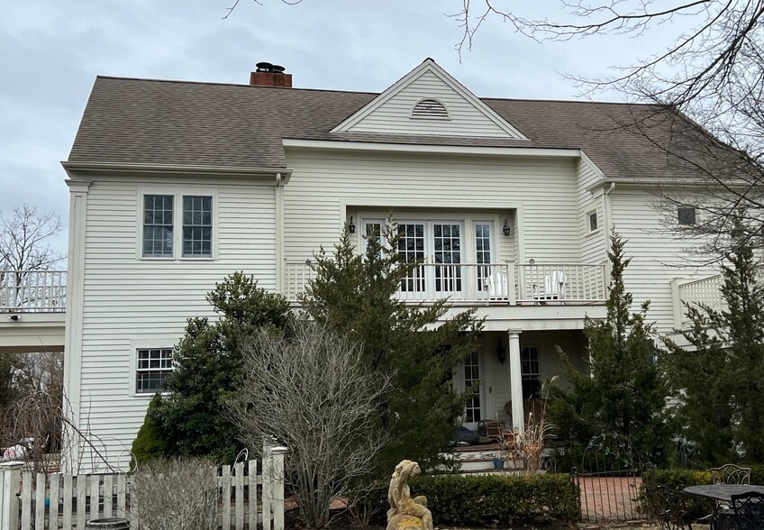 More Photos Of 308 Old Main St, South Yarmouth Hospitality For Sale
