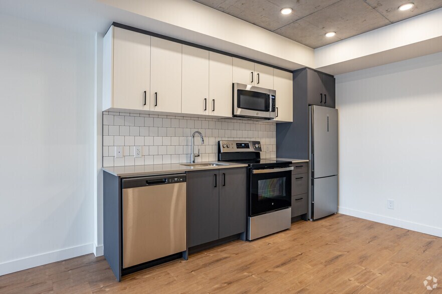 More Photos Of 12322 102 Av NW, Edmonton Apartments For Lease