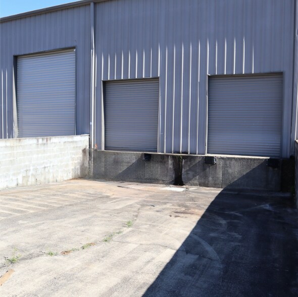 More Photos Of 553 Capital Cir SW, Tallahassee Warehouse For Lease