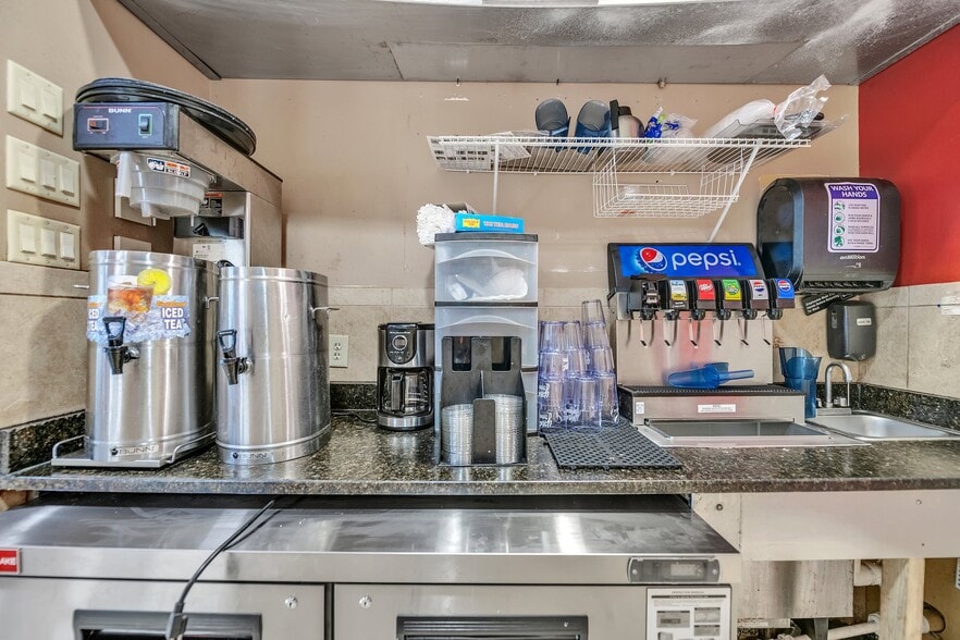 More Photos Of 1036 Volvo Pky, Chesapeake Freestanding For Sale