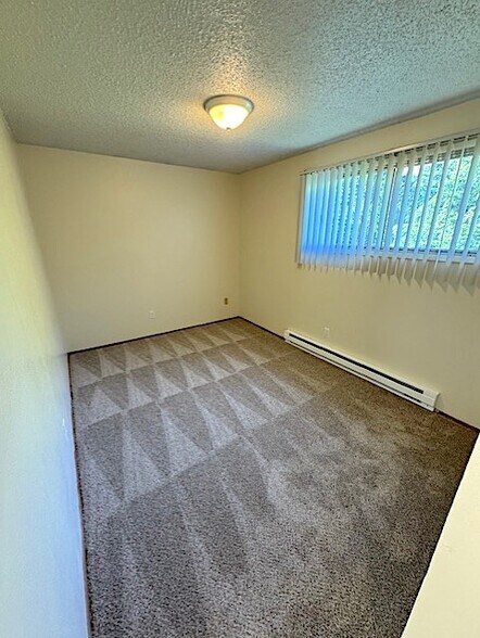 More Photos Of 1250 SW E Ave, Corvallis Apartments For Sale
