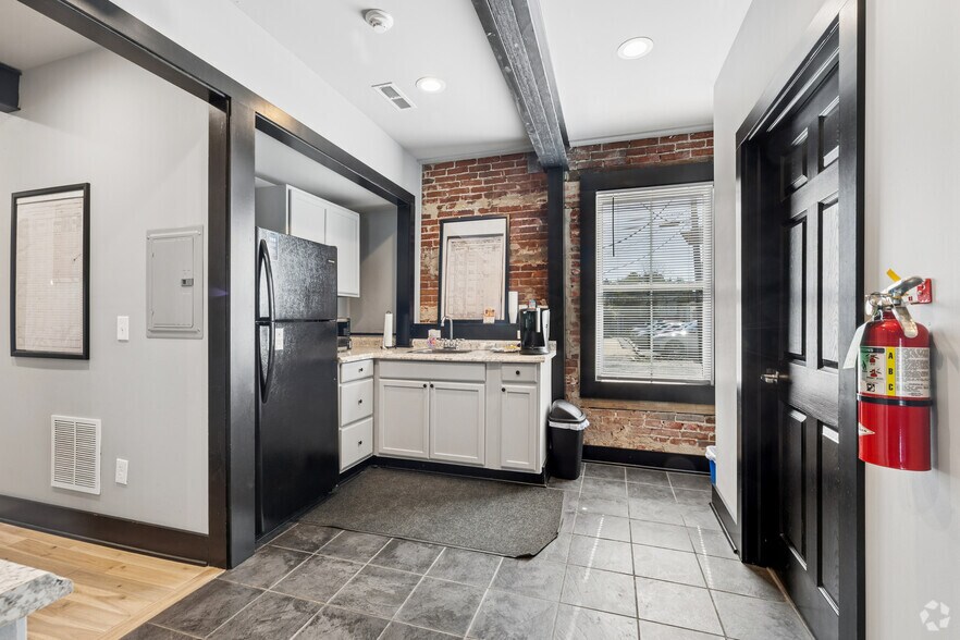 More Photos Of 39 E Main St, Marlton Office Residential For Lease