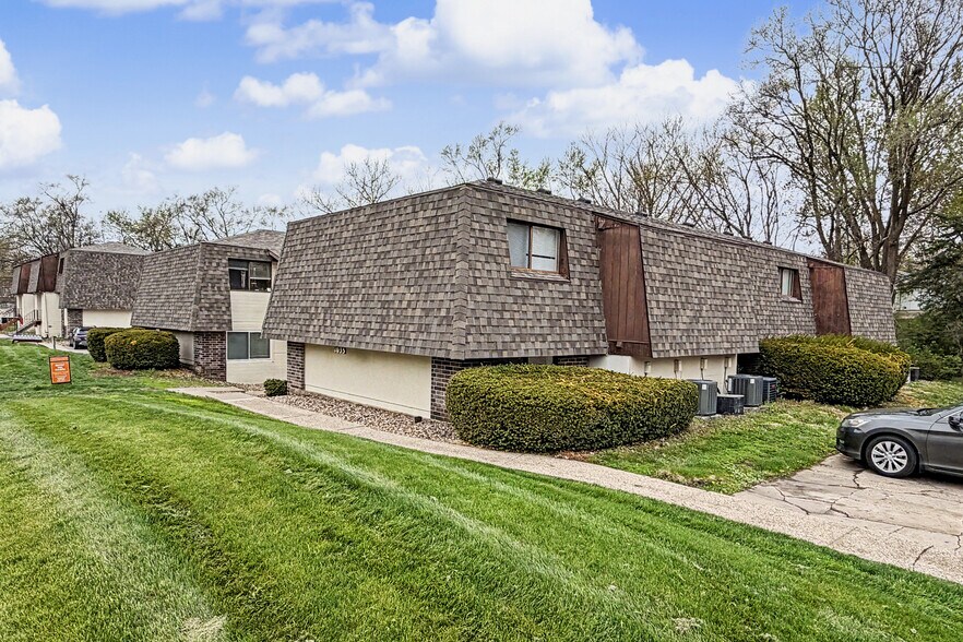 More Photos Of 920 Meadow Ln, Des Moines Apartments For Sale