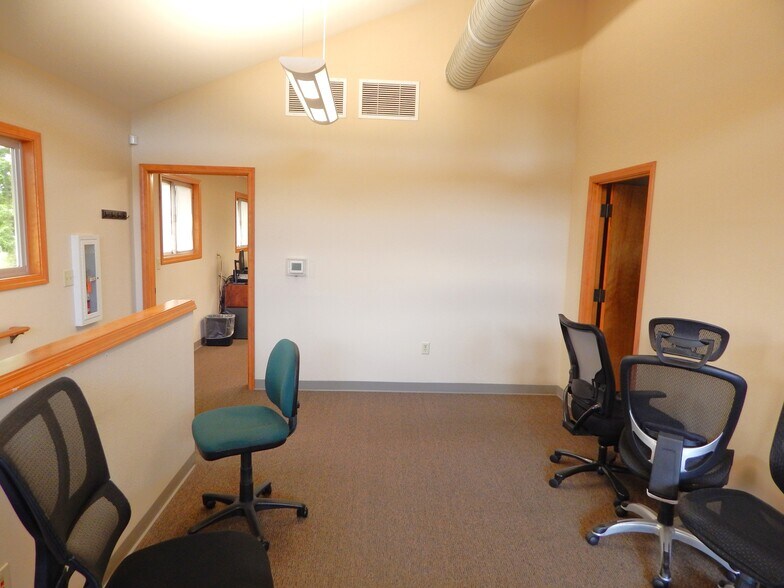 More Photos Of 277 Medical Loop, Roseburg Medical For Lease