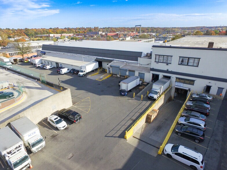 More Photos Of 718 S Fulton Ave, Mount Vernon Warehouse For Lease