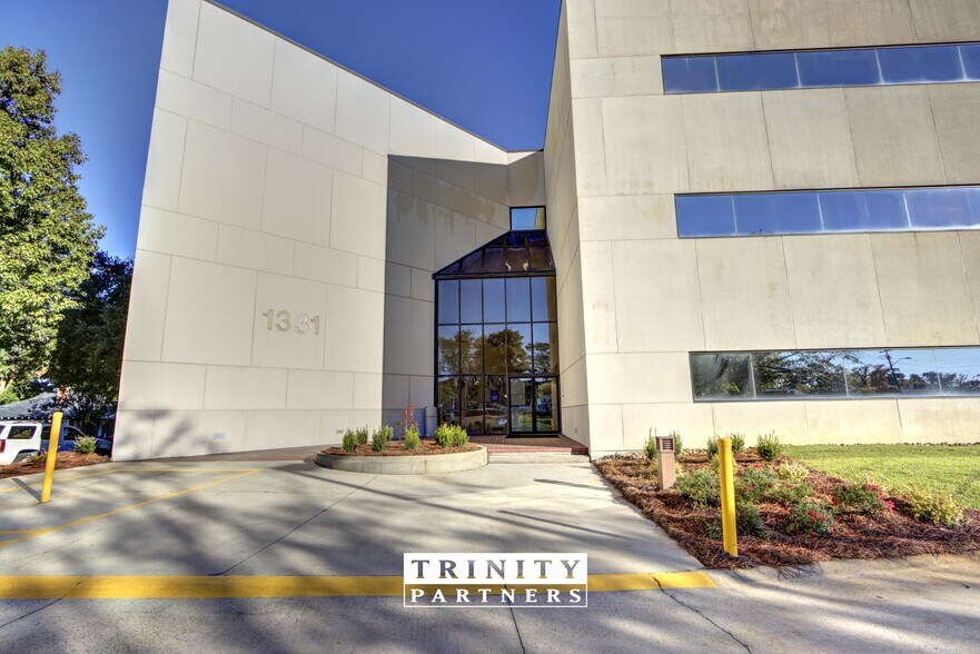 More Photos Of 1331 Elmwood Ave, Columbia Loft Creative Space For Lease