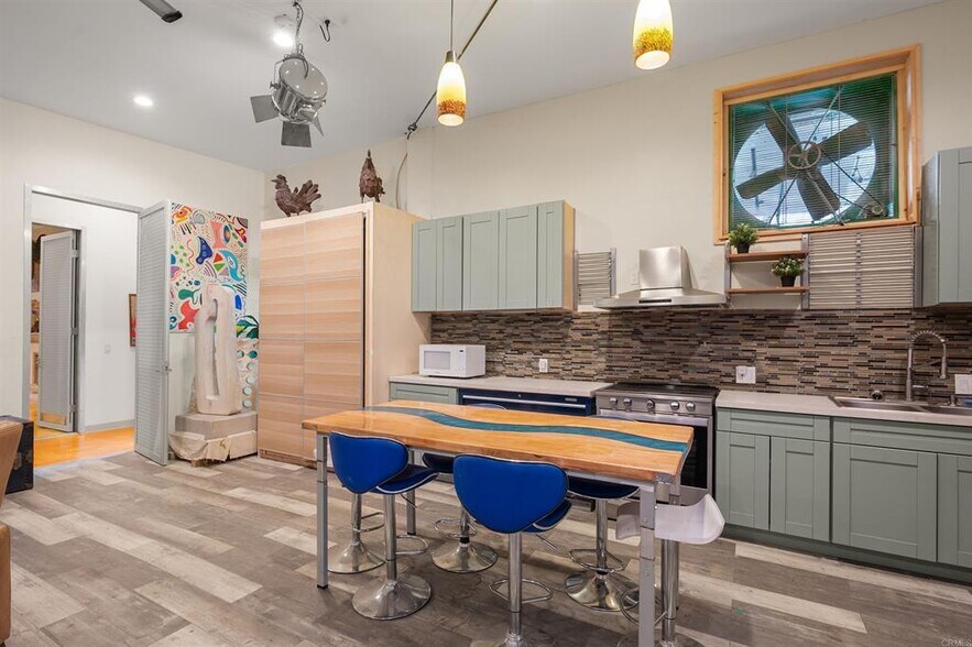 More Photos Of 5527 El Cajon Blvd, San Diego Storefront For Sale