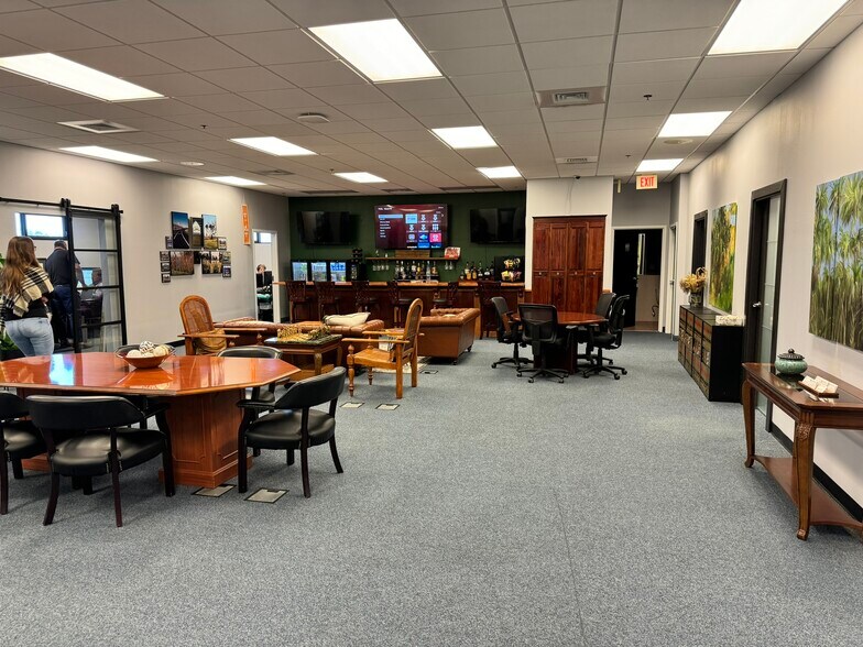 More Photos Of 2650 N Dixie Fwy, New Smyrna Beach Office For Sale