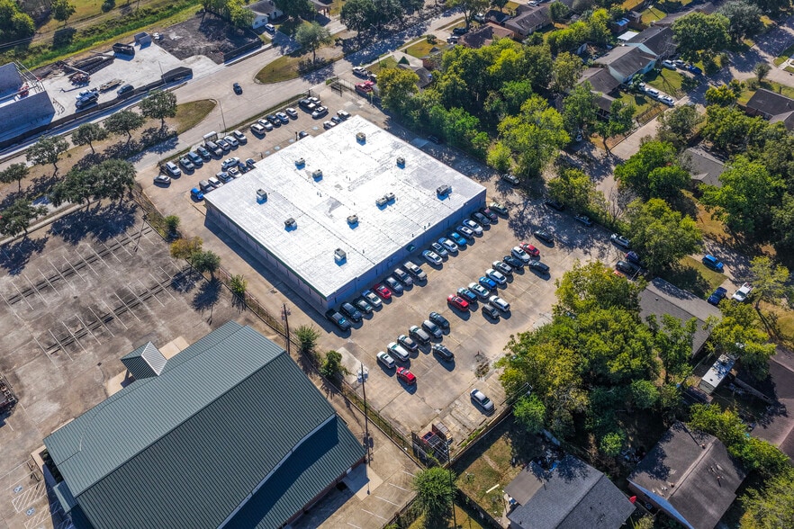 More Photos Of 13838 Buffalo Speedway, Houston Office For Sale