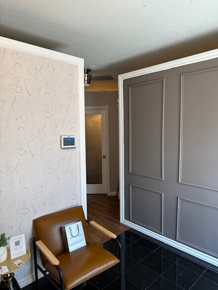 More Photos Of 6730 E McDowell Rd, Scottsdale Office For Sale