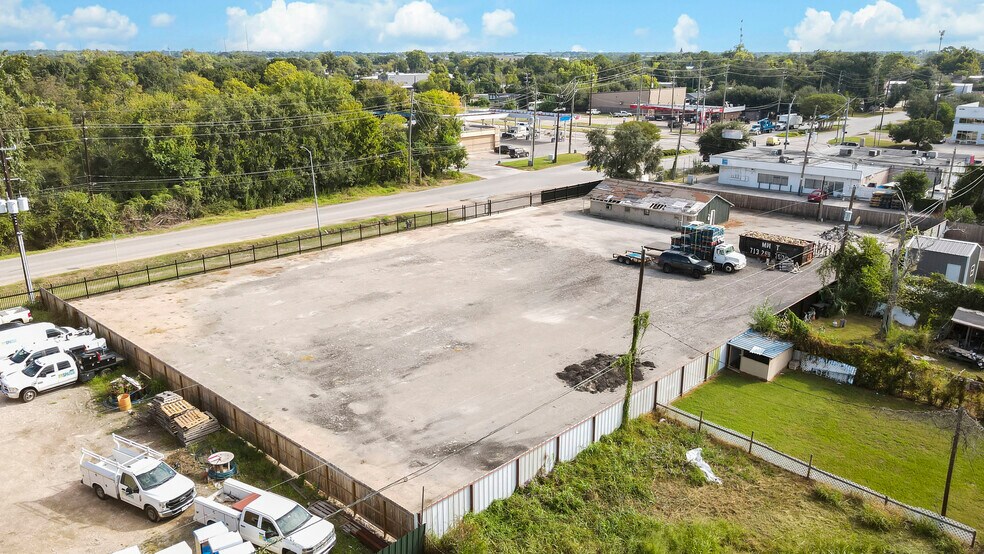 More Photos Of 10215 Tanner Rd, Houston Industrial For Lease