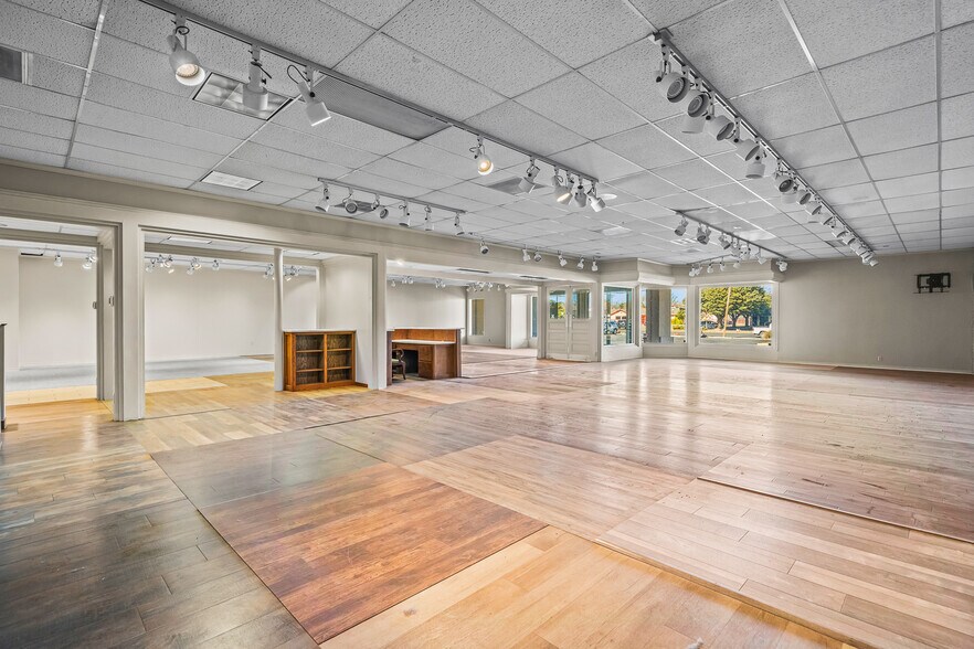 More Photos Of 4519 50th St, Lubbock Storefront For Lease