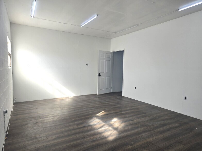 More Photos Of 224 E 2nd St, Calexico Storefront For Lease