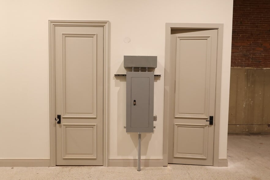 More Photos Of 915 Liberty Ave, Pittsburgh Apartments For Lease