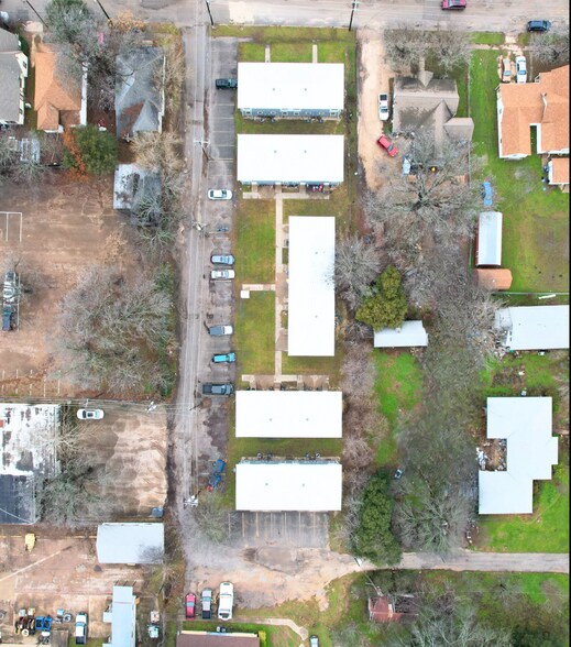 More Photos Of 208 N Church St, Hillsboro Apartments For Sale