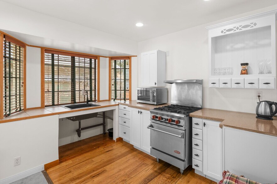 More Photos Of 1016 W Big Bear Blvd, Big Bear City Office Residential For Sale