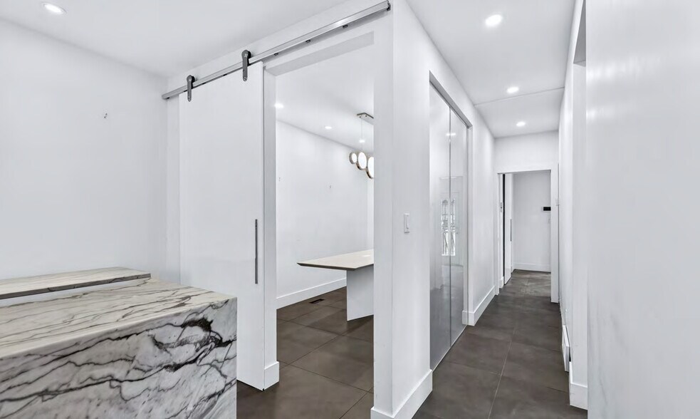 More Photos Of 1019 13th Ave SW, Calgary Office For Sale