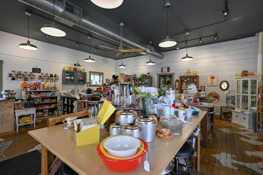 More Photos Of 4434 Wadsworth Rd, Norton Freestanding For Sale