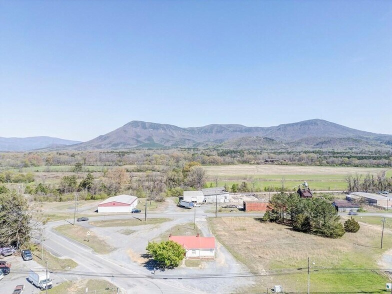 More Photos Of 806 N 3rd Ave, Chatsworth Office Residential For Sale